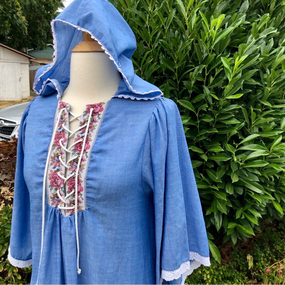 1970s vintage hooded lace front caftan - Picture 4 of 8